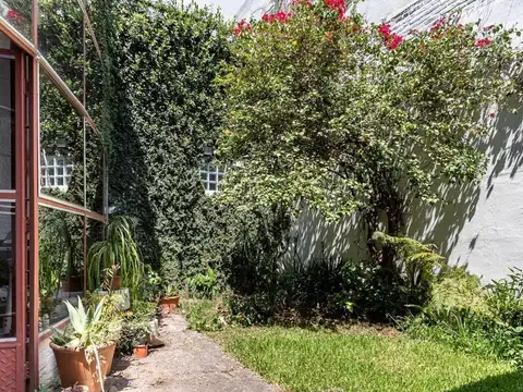 Casa en Alquiler en Chacarita, USD 8.500