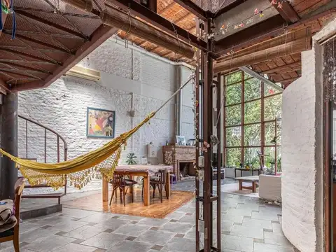 CASA  7 AMB. C/JARDÍN   DEPTO 2 AMB. INDEP! TU ESPACIO PROFESIONAL IDEAL!