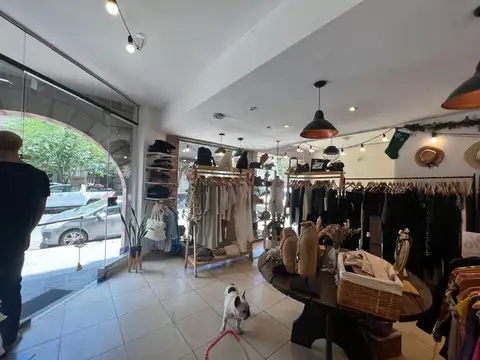 EN VENTA LOCAL COMERCIAL DEAN FUNES AL 300