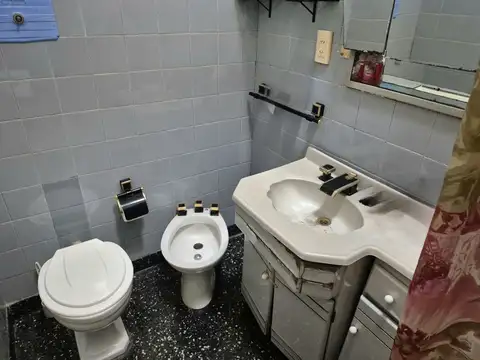 CASA  3 AMB CON COCHERAS Y  GRAN FONDO  en San Martin