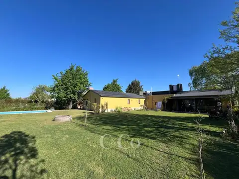 Casa en Venta con 1 cochera