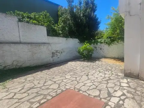 Depto Tipo Casa 4 ambientes con 2 baños