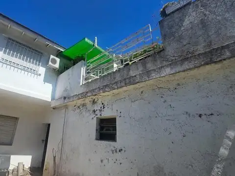 Depto Tipo Casa en Venta 50 años