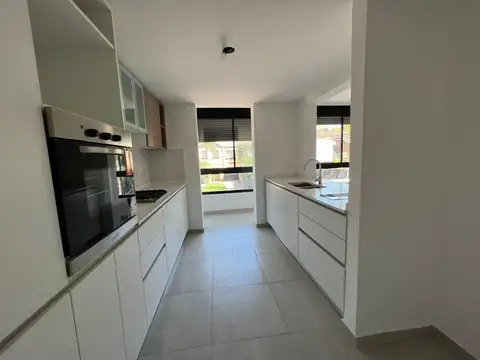 Departamento en Venta en Fisherton, USD 211.000