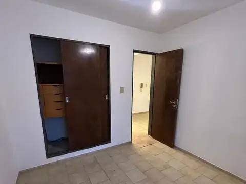 Departamento en Alquiler en Alberdi, $ 450.000