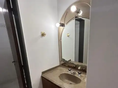 Departamento en alquiler 1 dormitorio en Alberdi a mts de Av. Colón
