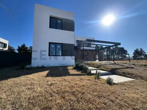 VENTA CASA 4 DORM ACQUAVISTA A ESTRENAR