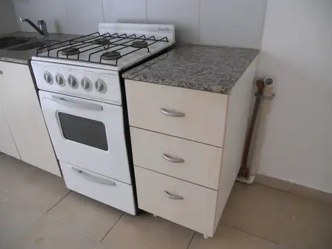 Departamento en Alquiler en Luis Agote, $ 360.000