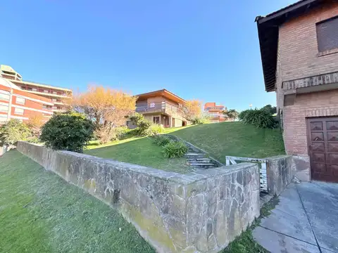 Casa 4 ambientes con 4 baños