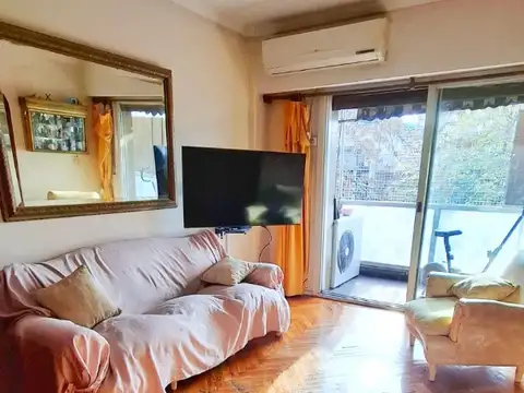 Muy Lindo y Luminoso 4 Ambientes con Balcón en Excelente Zona de Caballito