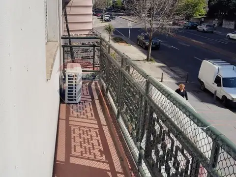 Casa 6 ambientes con 2 baños