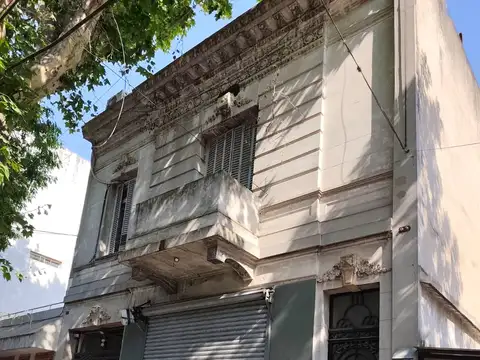 IMPONENTE Casa  - 8.66 x 50 - Valor Terreno por su excelente ubicación- 1.500 m2 CONSTRUIBLES -