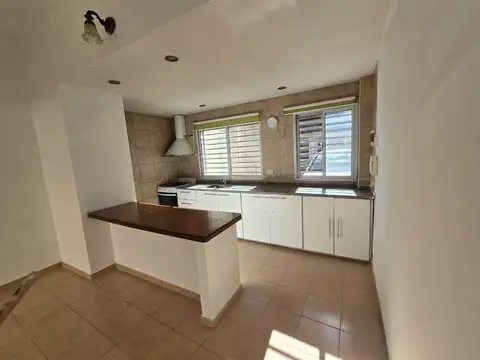 Depto Tipo Casa en Venta con 1 cocheras