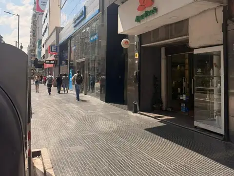 Local en Venta Via Púb.