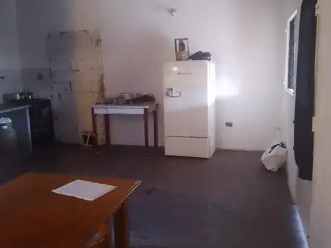 VENTA CASA FRENTE AL LICEO MILITAR