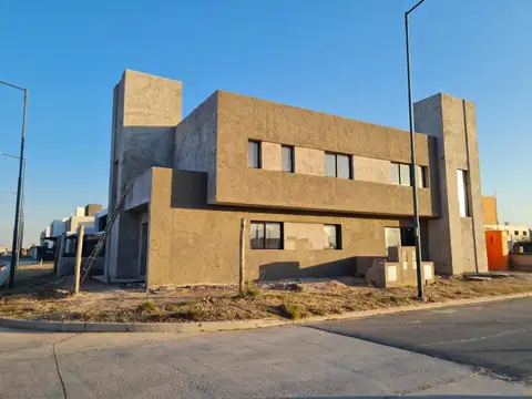 Casa en Alquiler de 3 dormitorios