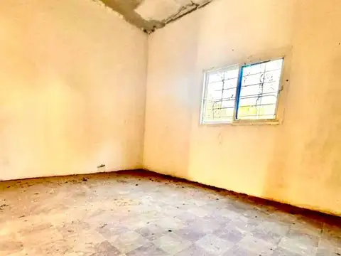 Casa a Refaccionar 3 amb. - Luján Centro.