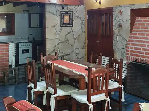 Casa 3 ambientes con 2 baños