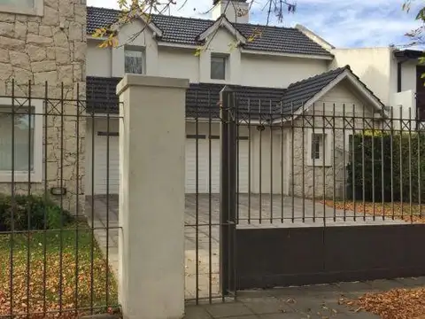 Casa en Venta en Constitucion, USD 460.000