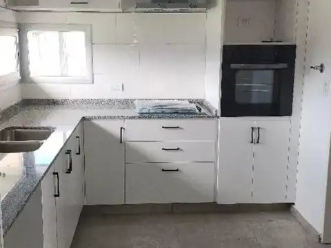 Casa  en Alquiler en Santa Lucia, Pilar del Este, Pilar