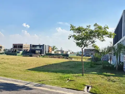 Lote al Río en Venta en El Yacht, Nordelta 100