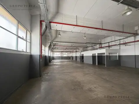 Depósito / Galpon de 400 m2 en Villa Soldati Venta o Alquiler