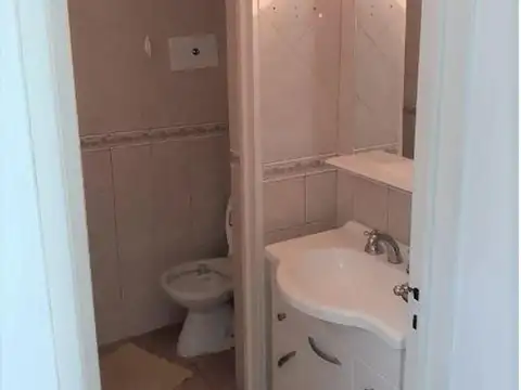 Oficina 32 m2 con baño interno - Florida 600