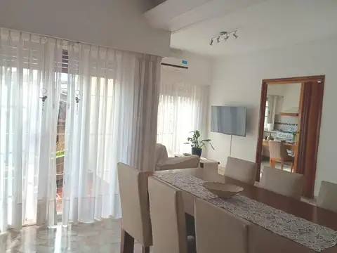 Depto Tipo Casa 3 ambientes con 2 baños