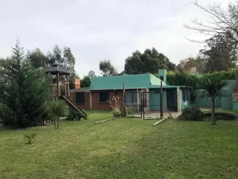 Casa en venta - 2 Dormitorios 2 Baños - Miramar