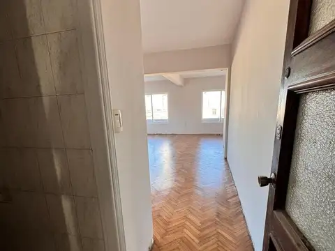 Oficina en Alquiler 74 años