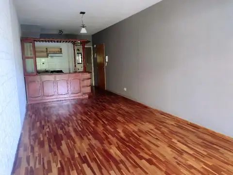 Alquiler de Monoambiente muy amplio con balcón aterrazado SIN MUEBLES