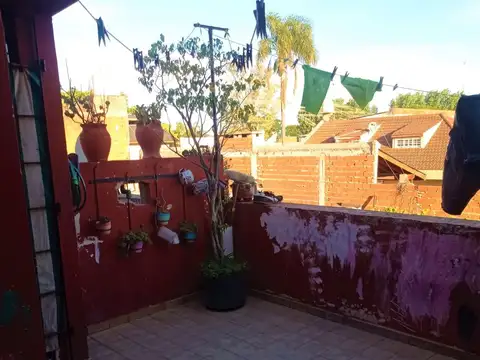 DEPARTAMENTO PH EN 1° PISO - 3 AMBIENTES CON PATIO - JOSE C PAZ