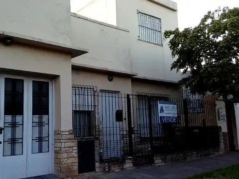 Casa 4 ambientes Moron