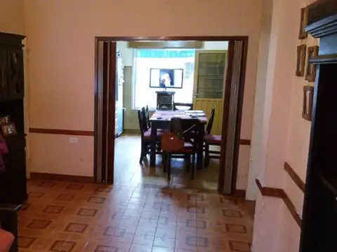 Casa 4 ambientes con 1 baño