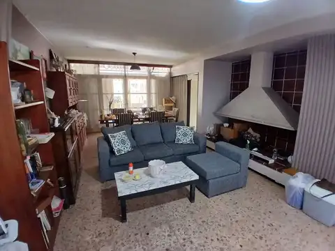 Casa en Venta con 3 cocheras