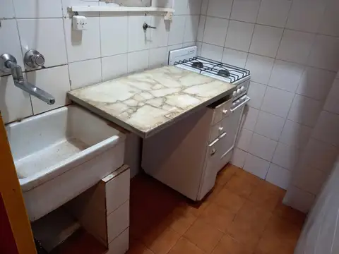 1 Ambiente amplio con balcon y cocina independiente