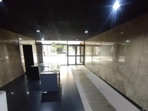 Maipú e/ Rivadavia y Avenida de Mayo