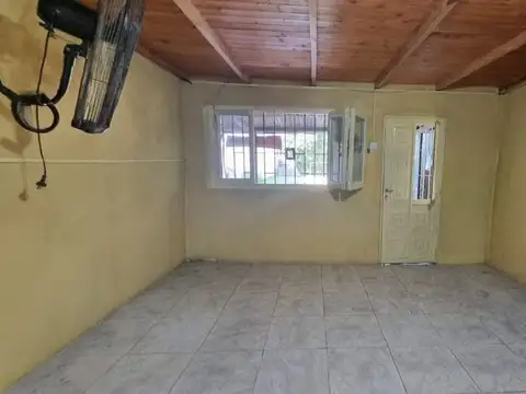 Casa 3 ambientes con 1 baño