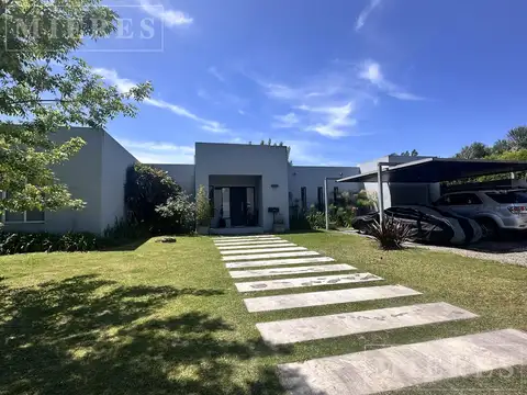 Casa de una planta en alquiler de verano. Santa Bárbara, Bancalari
