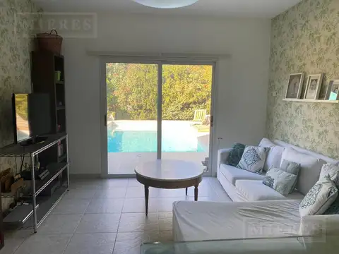 Casa en Alquiler Temporal con 2 cocheras