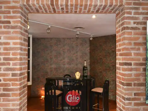 Casa 6 ambientes con 7 baños