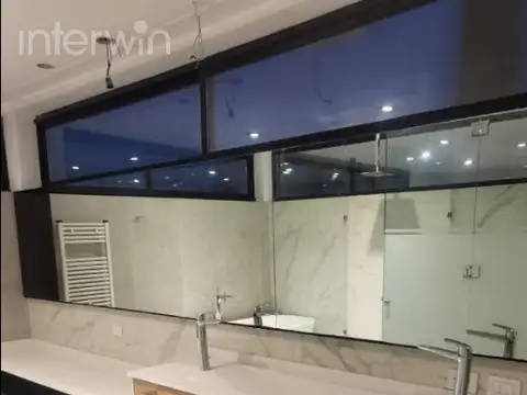Casa en Venta - 5 ambientes - Piscina - Jardín - Cochera - Adrogue Chico