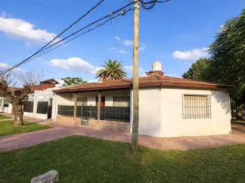 Casa en venta Francisco Álvarez 4 ambientes