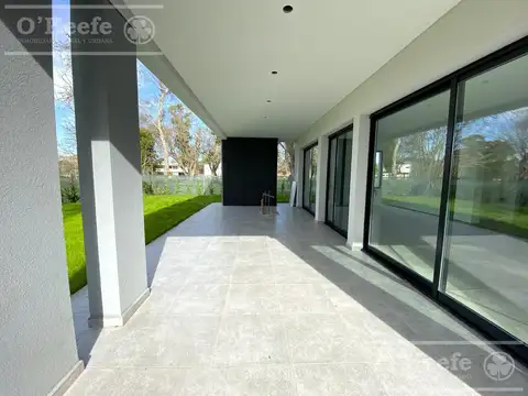 Casa 5 ambientes con 3 baños