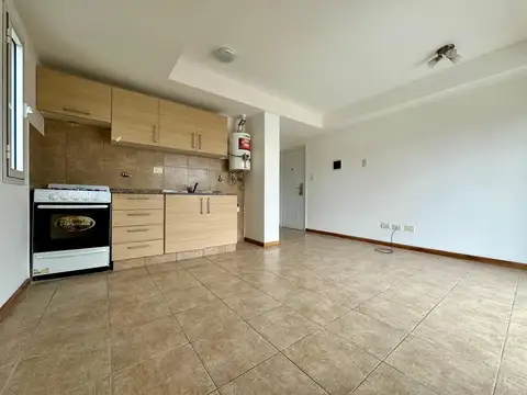 Departamento en Alquiler en República De La Sexta, $ 350.000