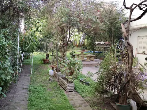 Casa en venta Moron centro en terreno de 10 x 30 FOT 2