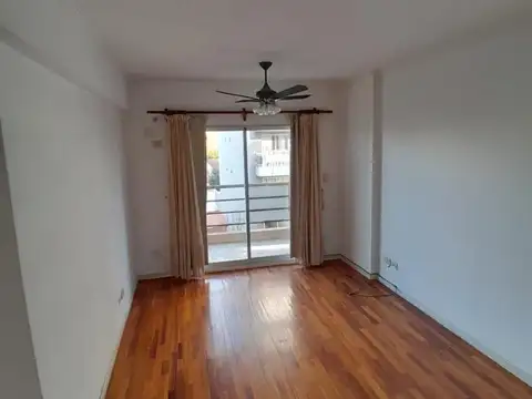 DEPARTAMENTO 2 AMBIENTES CON BALCON Y COCHERA FIJA