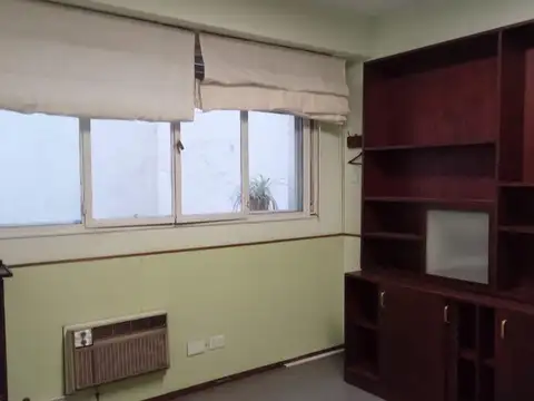 Oficina 6 ambientes con 3 baños