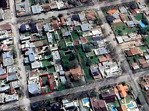 Lote 200m2 con local - centrico