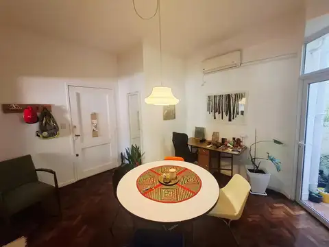 Tarija 3300, Piso PB